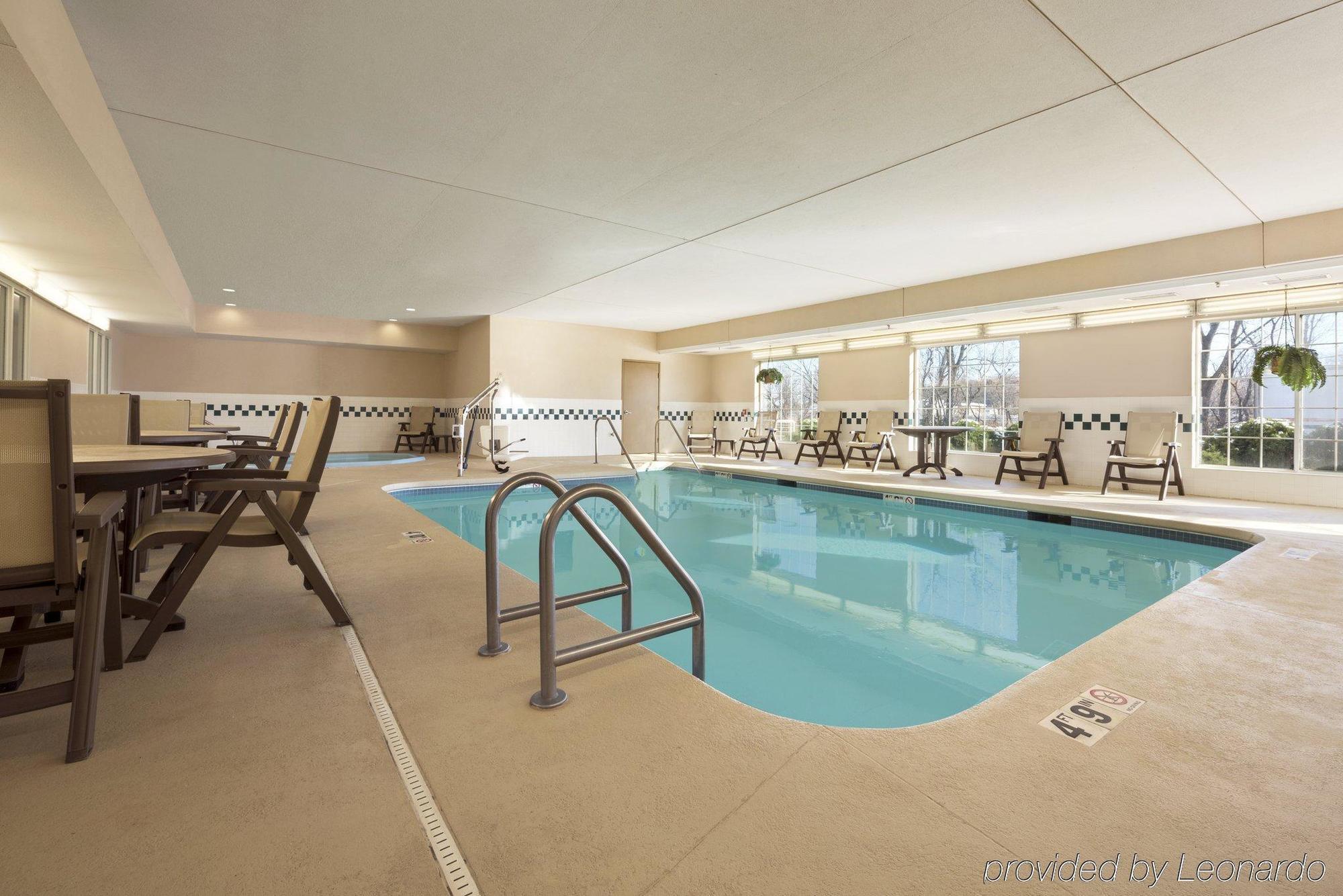 Country Inn & Suites By Radisson, Clinton, Ia Exteriér fotografie